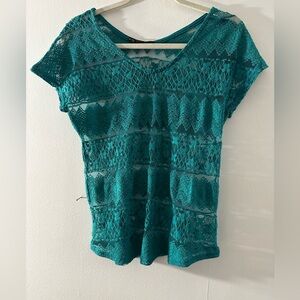 Women’s Maurice’s Blouse beautiful
Green color size medium